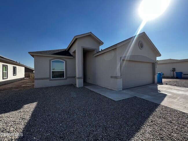 Building Photo - 924 Coyote Melon Dr