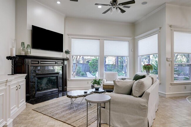Building Photo - 127 E Bracebridge Cir