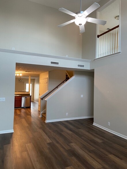 Building Photo - 4844 Laura Jeanne Blvd