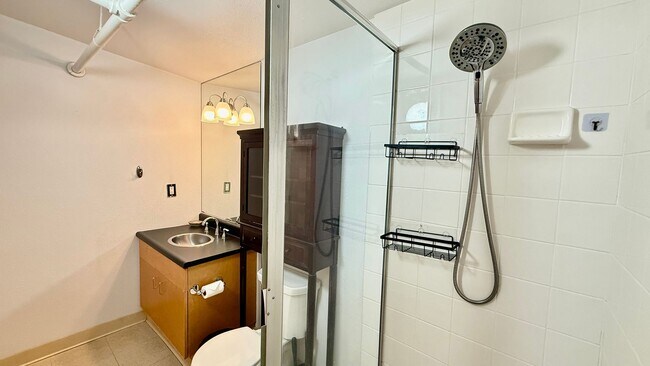 Building Photo - 12 Month Lease Term: Furnished 1BR Loft-style w/Den condo a block from The Embarcadero, Includes ...