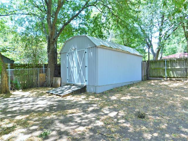 Building Photo - 2027 Bowling Green St