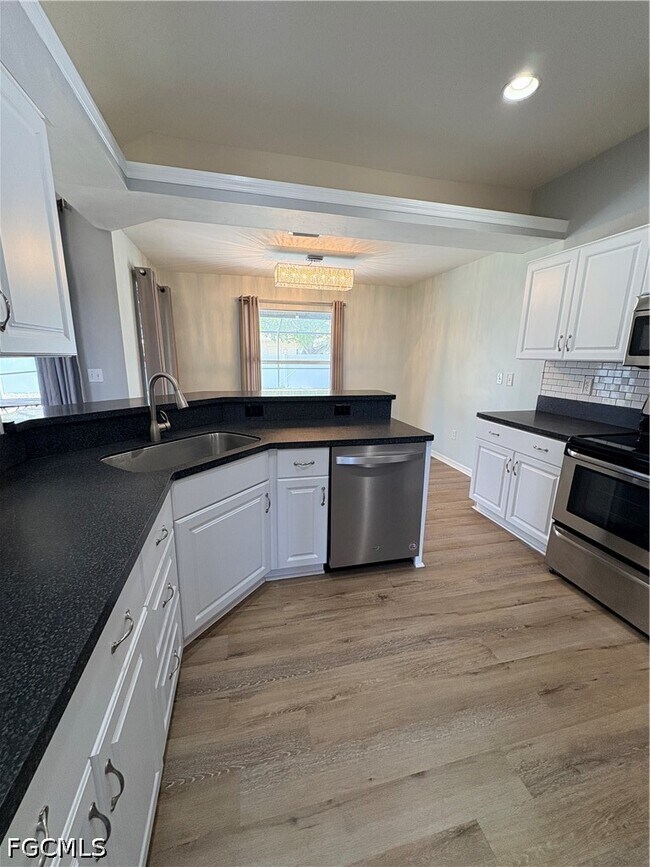 Building Photo - 3710 SW 13th Ave