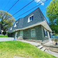 Building Photo - 143 Easton Ave
