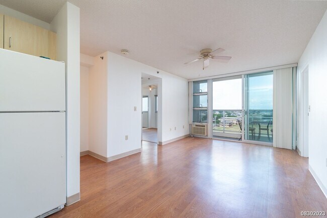 Building Photo - 3BR/1BA IN SECURED BLDG (Pets Negotiable) PLANTATION TOWN APTS (Waipahu)