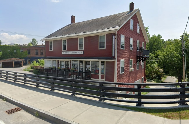 Primary Photo - 8-10 Conant Sq