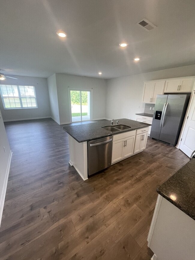 Building Photo - 908 Sea Holly Dr
