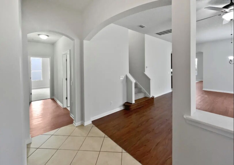 Building Photo - 3583 Old Village Dr