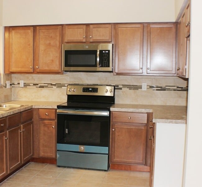 Building Photo - 16723 Clear Oak Way