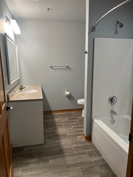 Building Photo - 120 5th Ave N