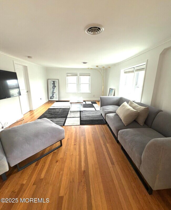 Building Photo - 139 Brighton Ave