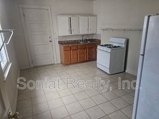 Building Photo - 3011 Iberville St