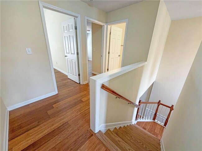 Building Photo - 2380 Fairlie Dr