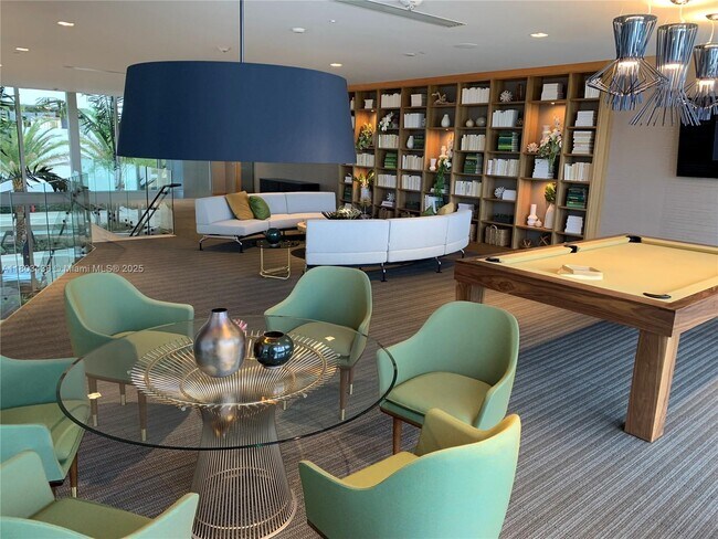 Building Photo - 16385 Biscayne Blvd