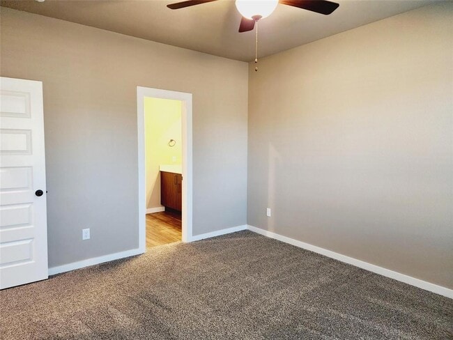 Building Photo - 9836 Grosbeak Ln