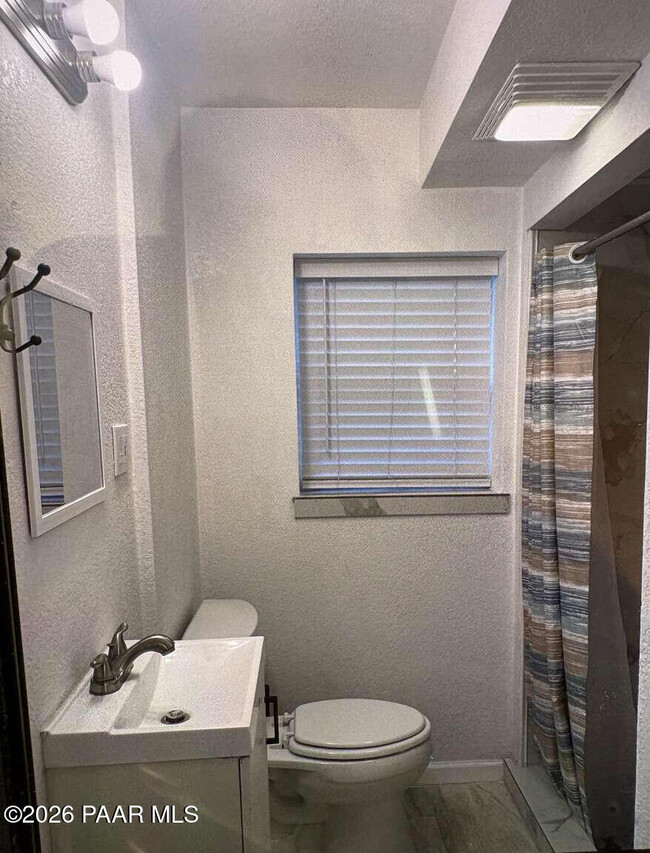 Building Photo - 135 S Arizona Ave