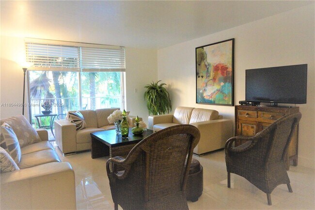Building Photo - 210 Seaview Dr