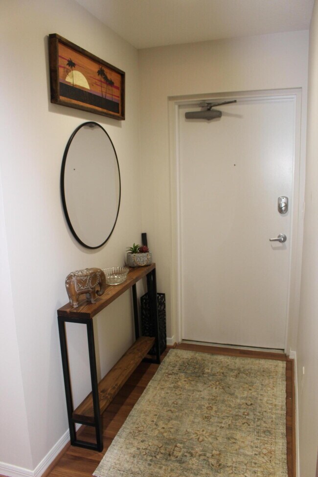 Building Photo - 1150 Town Center Dr