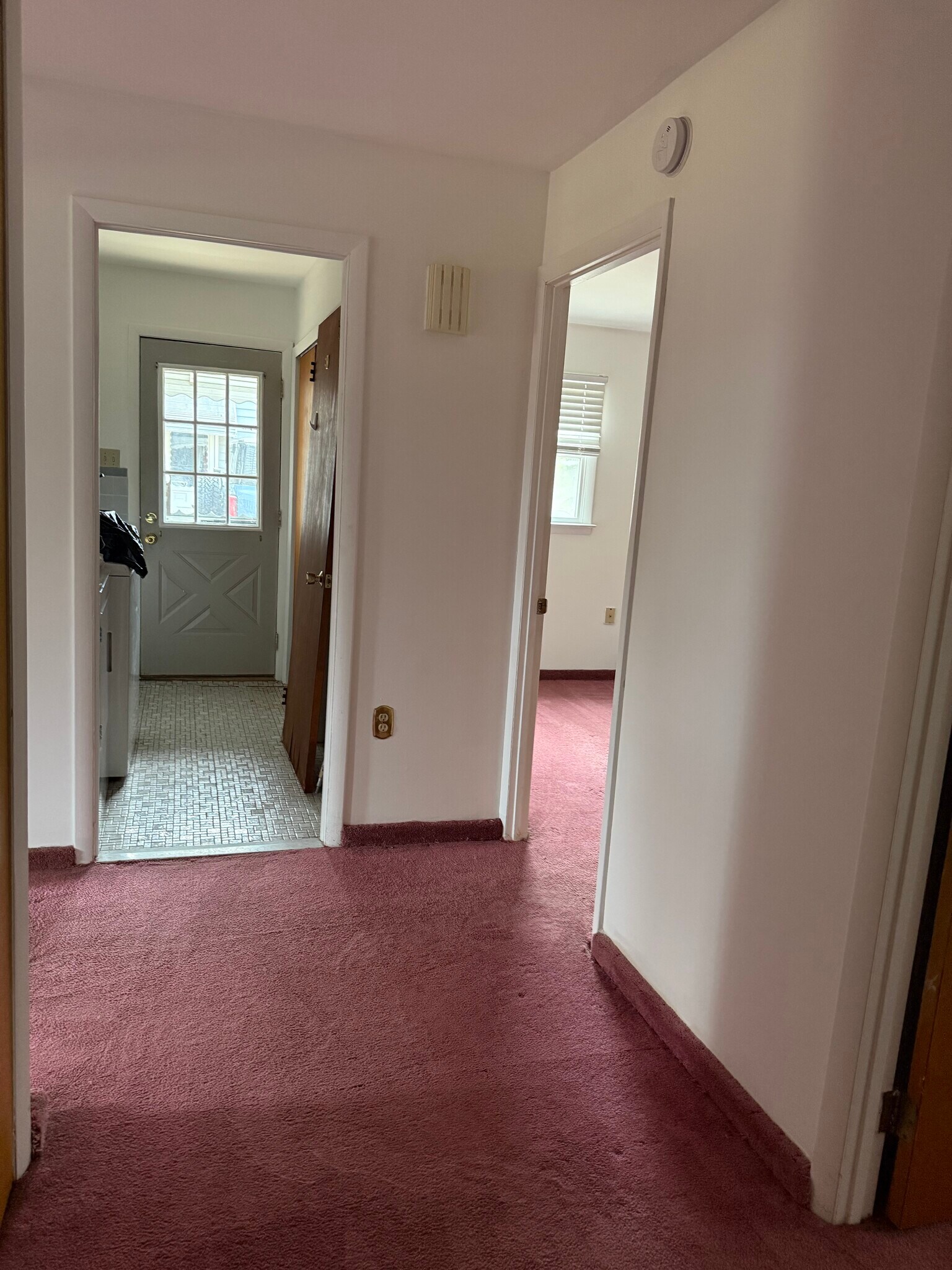 Building Photo - 251 Davis Ave