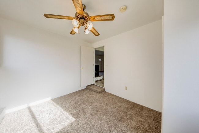 Building Photo - 1215 E 17th N