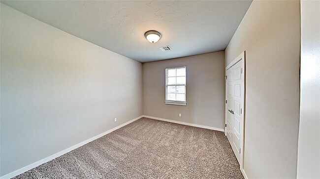 Building Photo - 405 Josephine Ct