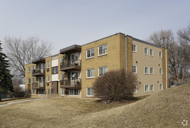 Building Photo - Seven Eleven Apartments