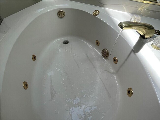 Building Photo - 972 Bridgegate Dr NE