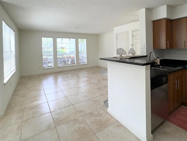 Building Photo - 1000 Crystal Way