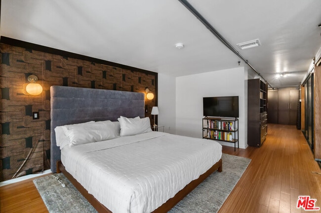 Building Photo - 4115 Glencoe Ave