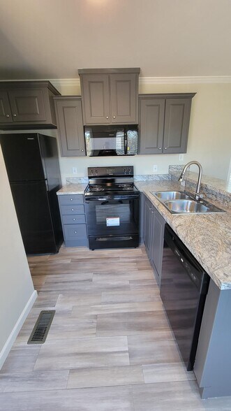 Building Photo - 154 Sugar Maple Dr