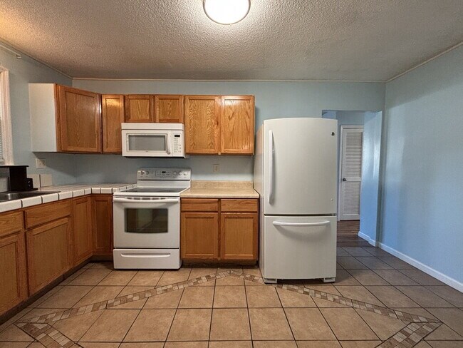 Building Photo - 4411 Donwood Dr