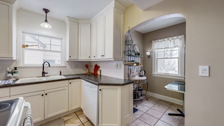 Kitchen/ eating area off of kitchen - 1216 2nd St NW