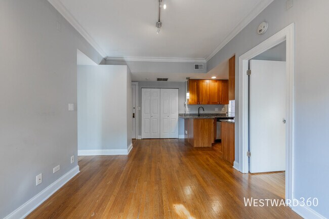 Building Photo - 4420 N Ashland Ave