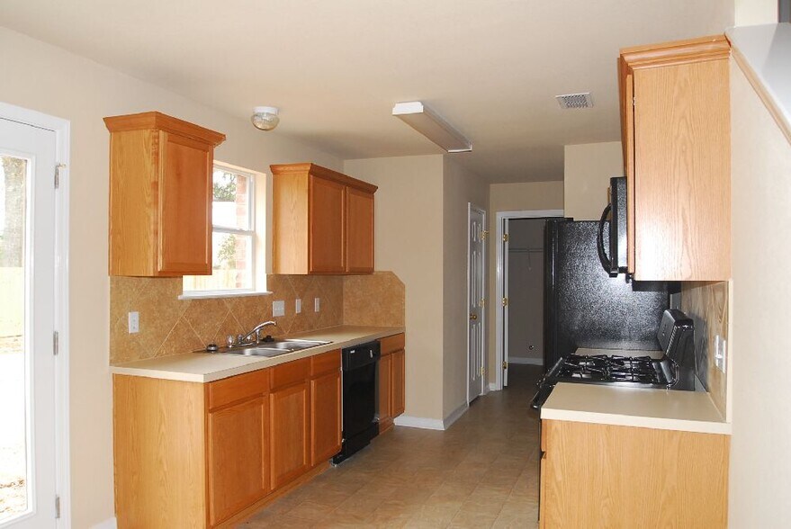 Building Photo - 10257 English Manor Dr