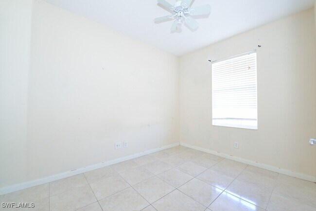 Building Photo - 6250 Towncenter Cir