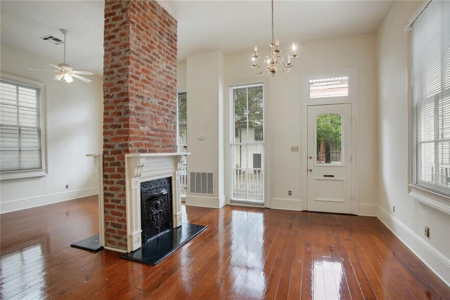 Living Room - 3220 Chestnut St