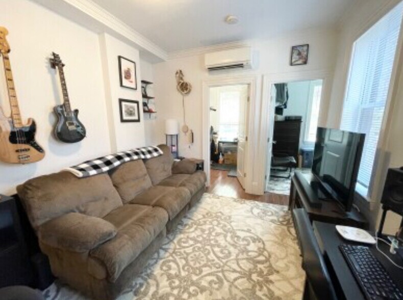 Building Photo - 98 Myrtle St