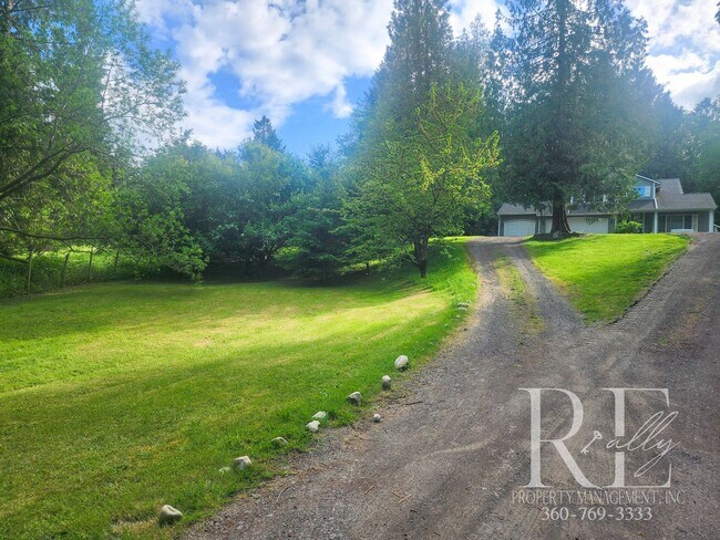 Building Photo - Forest-Edged Retreat with Pasture Access –...