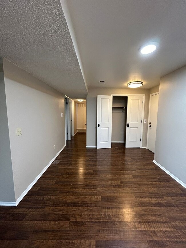 Building Photo - 1608 Cottonwood Dr