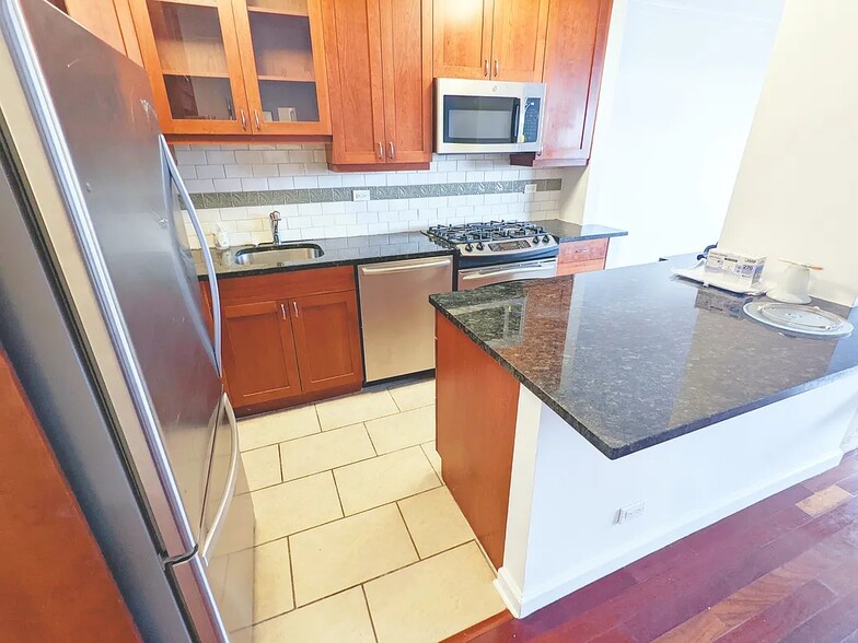 Kitchen - 372 Central Park W