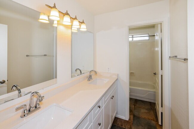 Building Photo - 12839 N 57th Ave