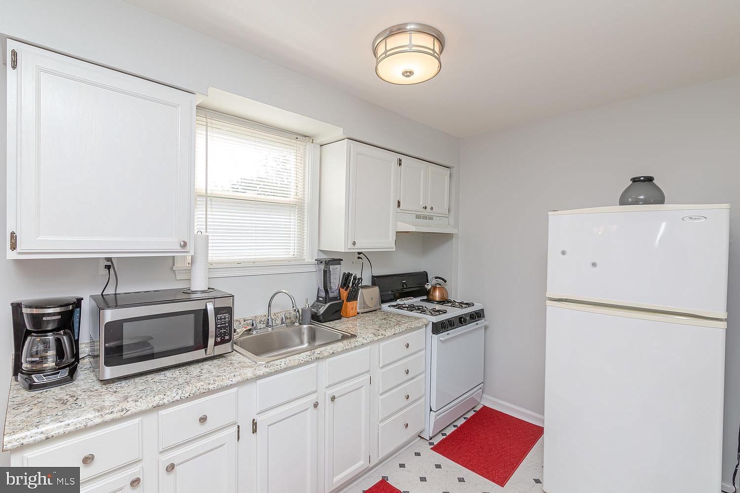 Building Photo - 3518 Rhoads Ave