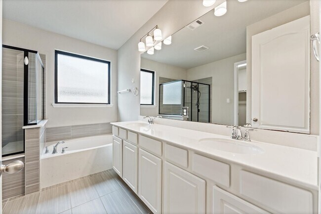 Building Photo - 32067 August Woods Wy