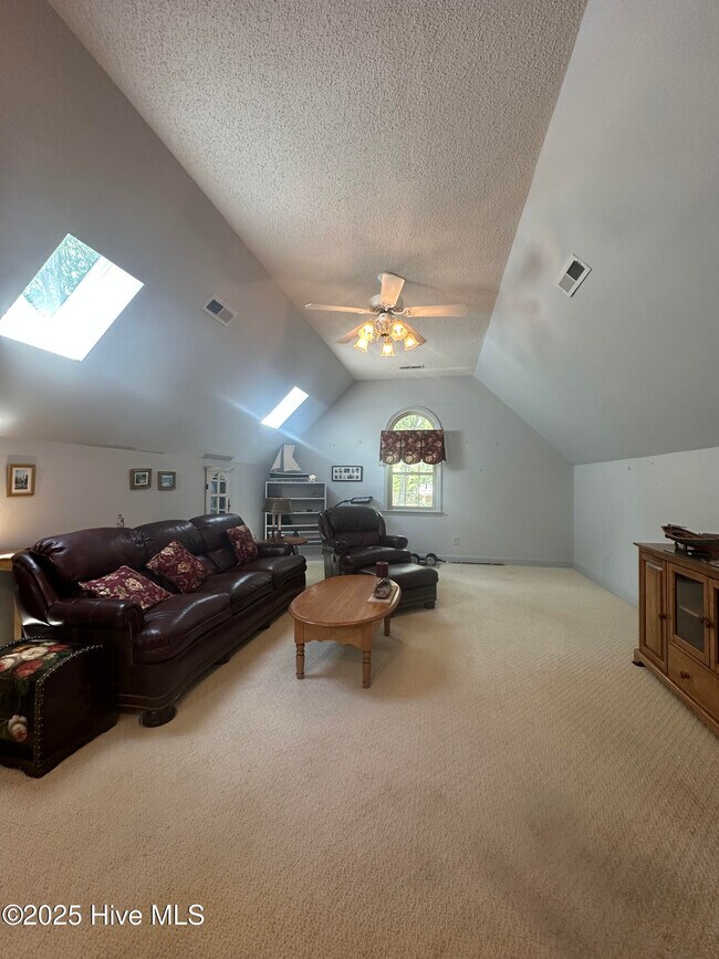 Building Photo - 7407 Fern Valley Dr
