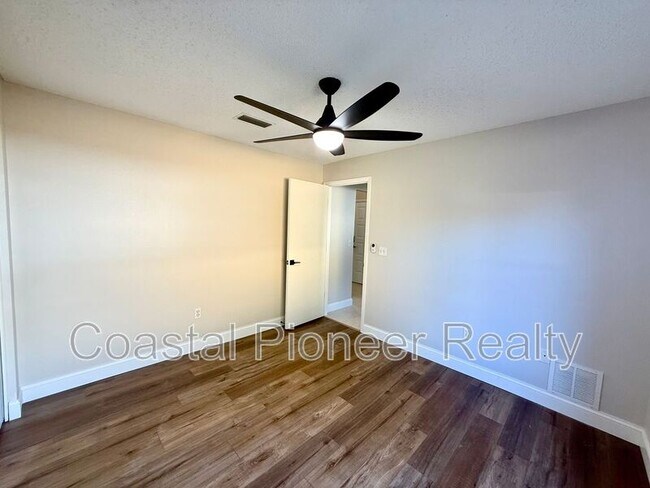 Building Photo - 8725 Huntfield St