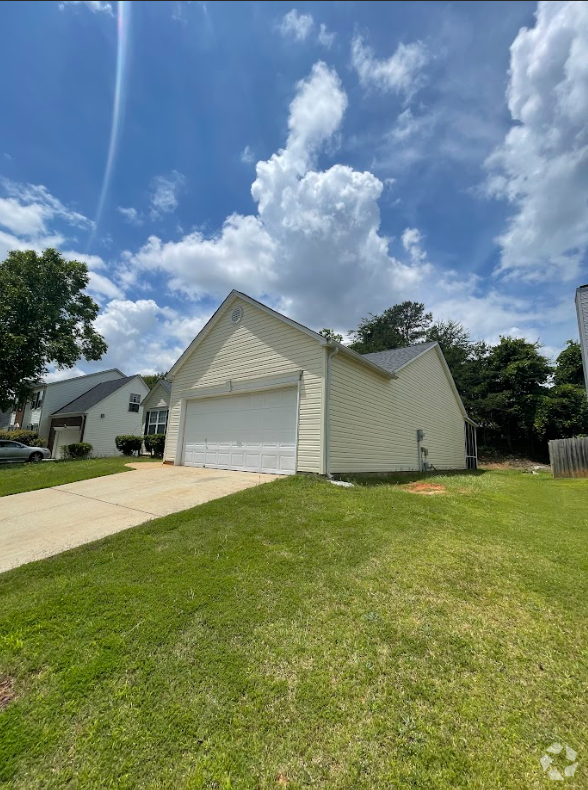 Building Photo - "Charming 3 Bed, 2 Bath Mauldin Home - Per...