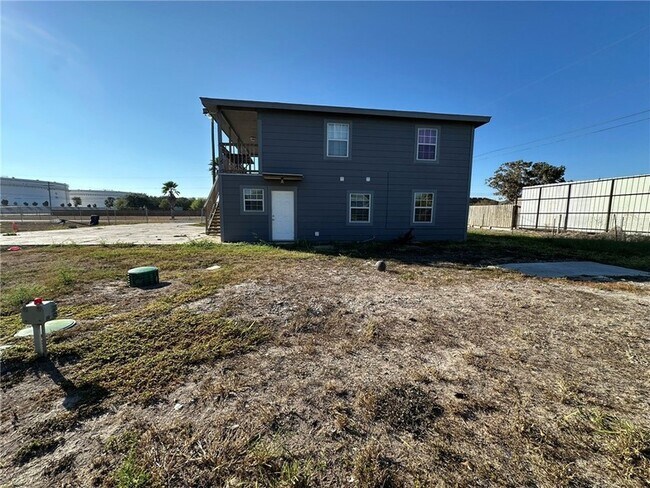 Building Photo - 3152 Meadow Ln