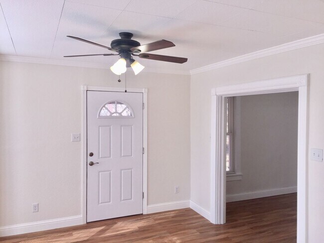Building Photo - REMODELED 2 Bedroom Downtown Home