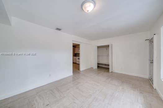 Building Photo - 1350 NE 149th St