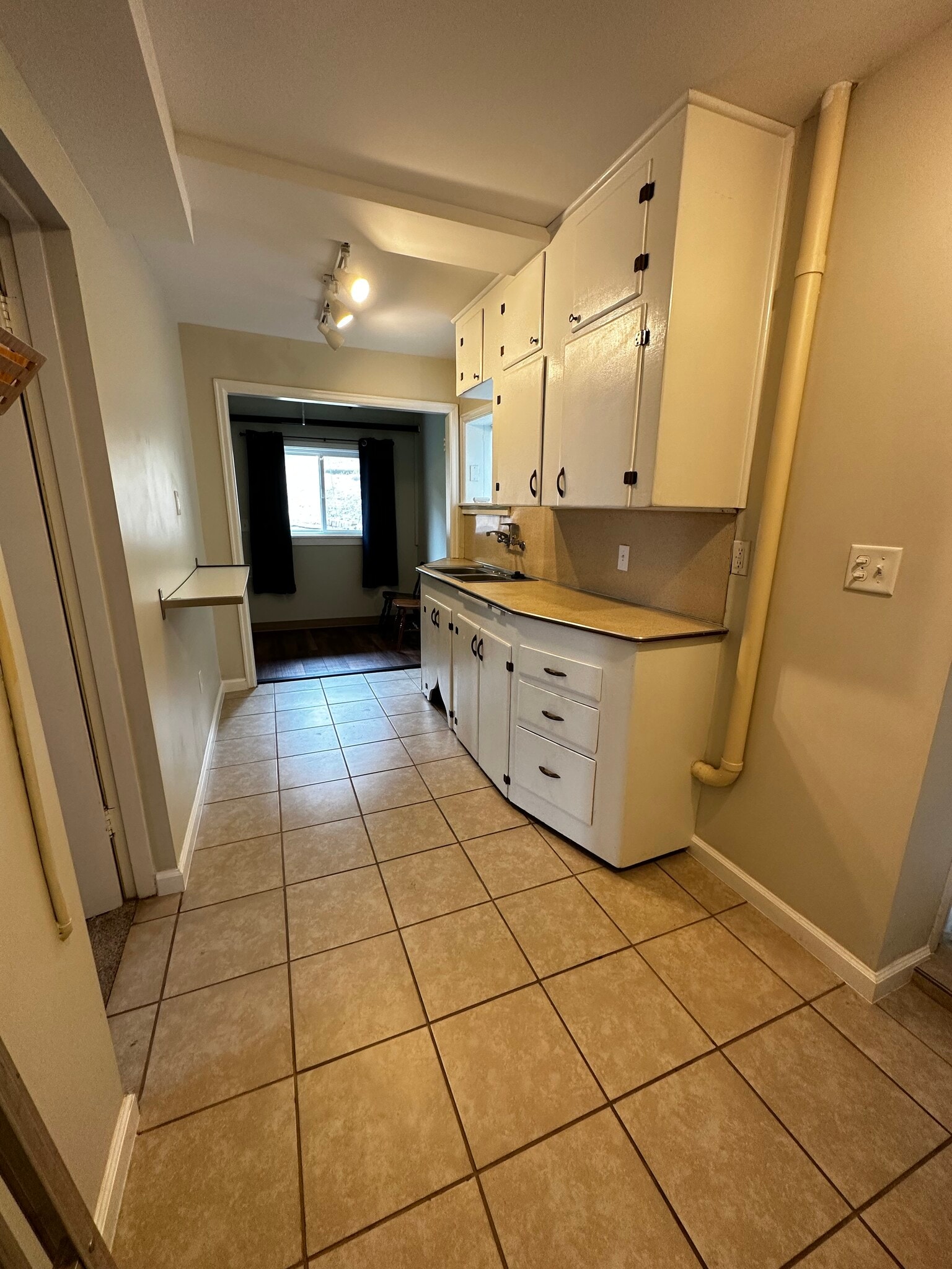Kitchen - 8223 S 123rd St