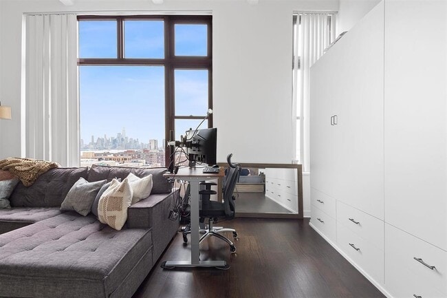 Building Photo - 1500 Hudson St